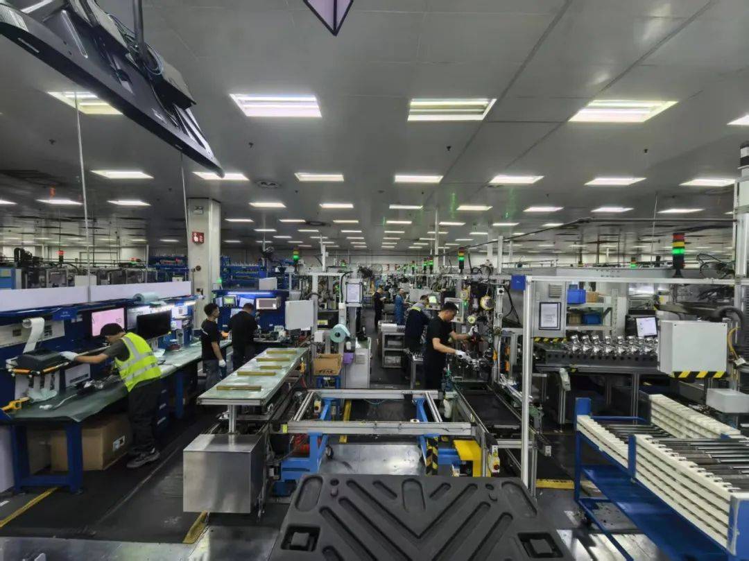 上海嘉定企業(yè)節(jié)日堅(jiān)守忙生產(chǎn)，服務(wù)保障不打烊